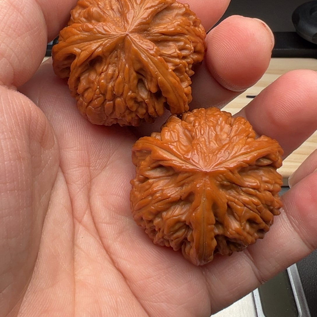 文玩核桃把件三棱