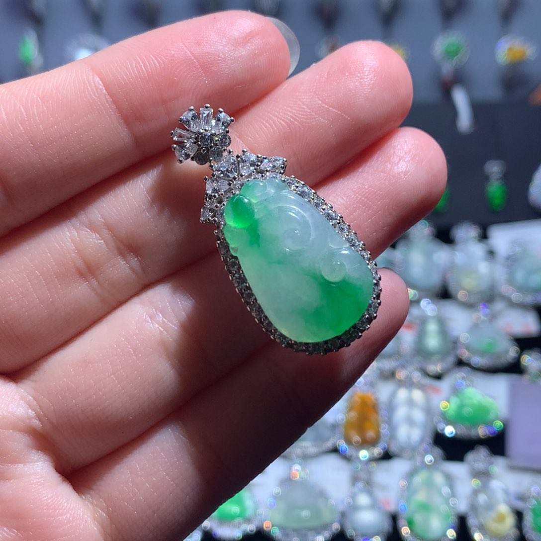 翡翠颈饰银S925镶嵌天然翡翠