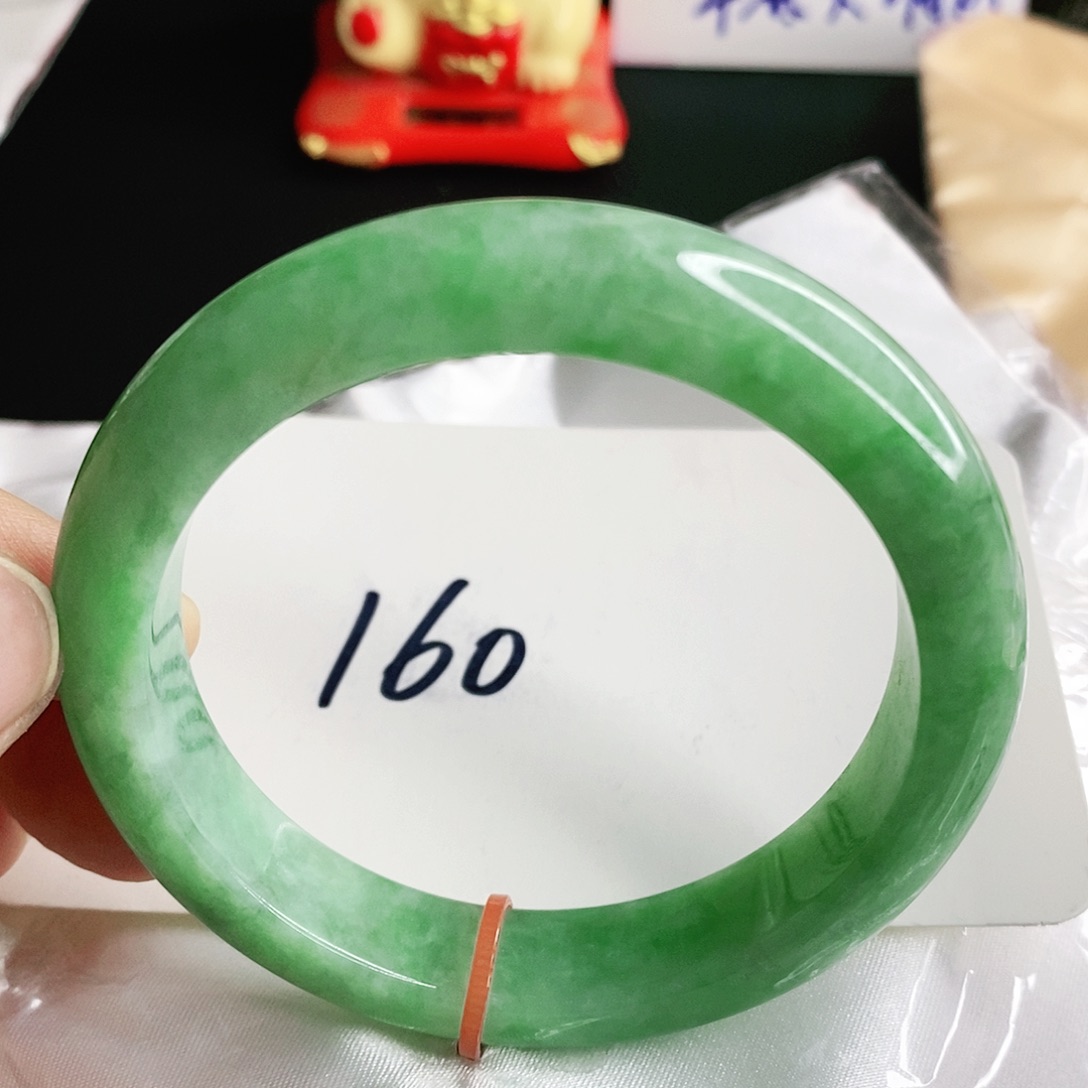 翡翠手镯未镶嵌57.8圈口