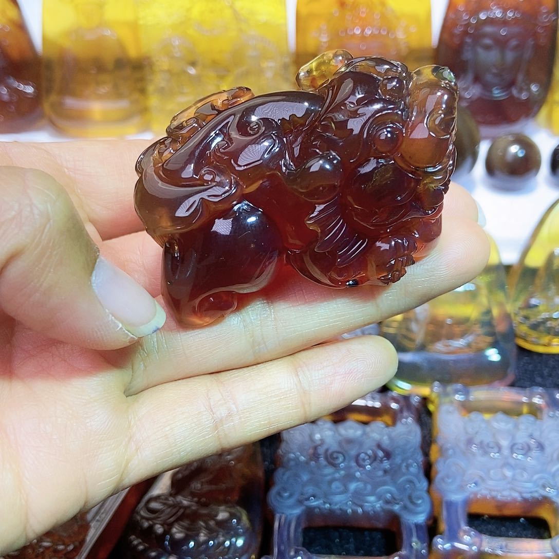 琥珀颈饰未镶嵌貔貅