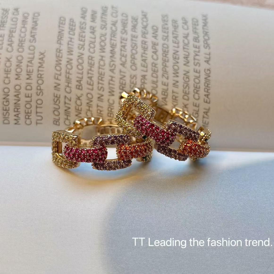 精美耳环彩色圈.孤品耳环不退不换