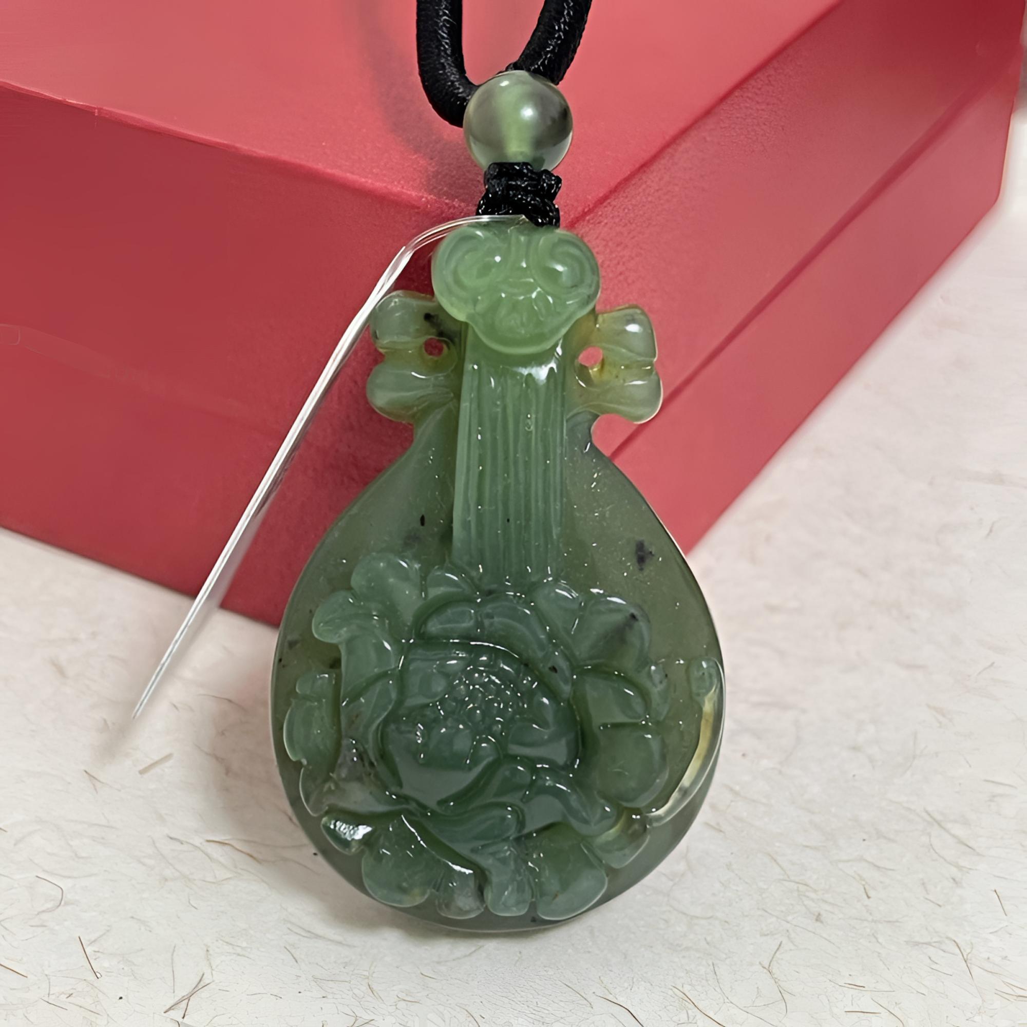 纯天然泰山玉琵琶吊坠