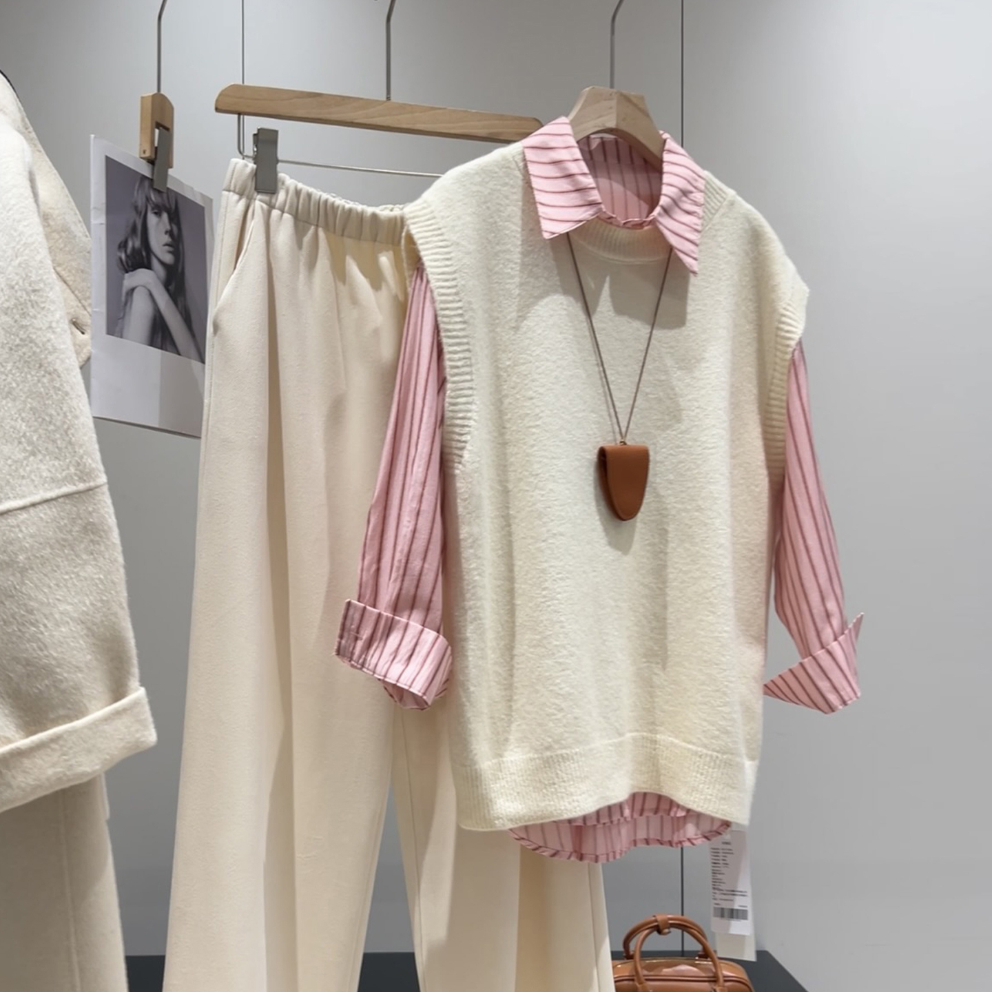 叠穿两件套！韩系简约风翻领条纹长袖衬衣百搭净版针织马甲套装