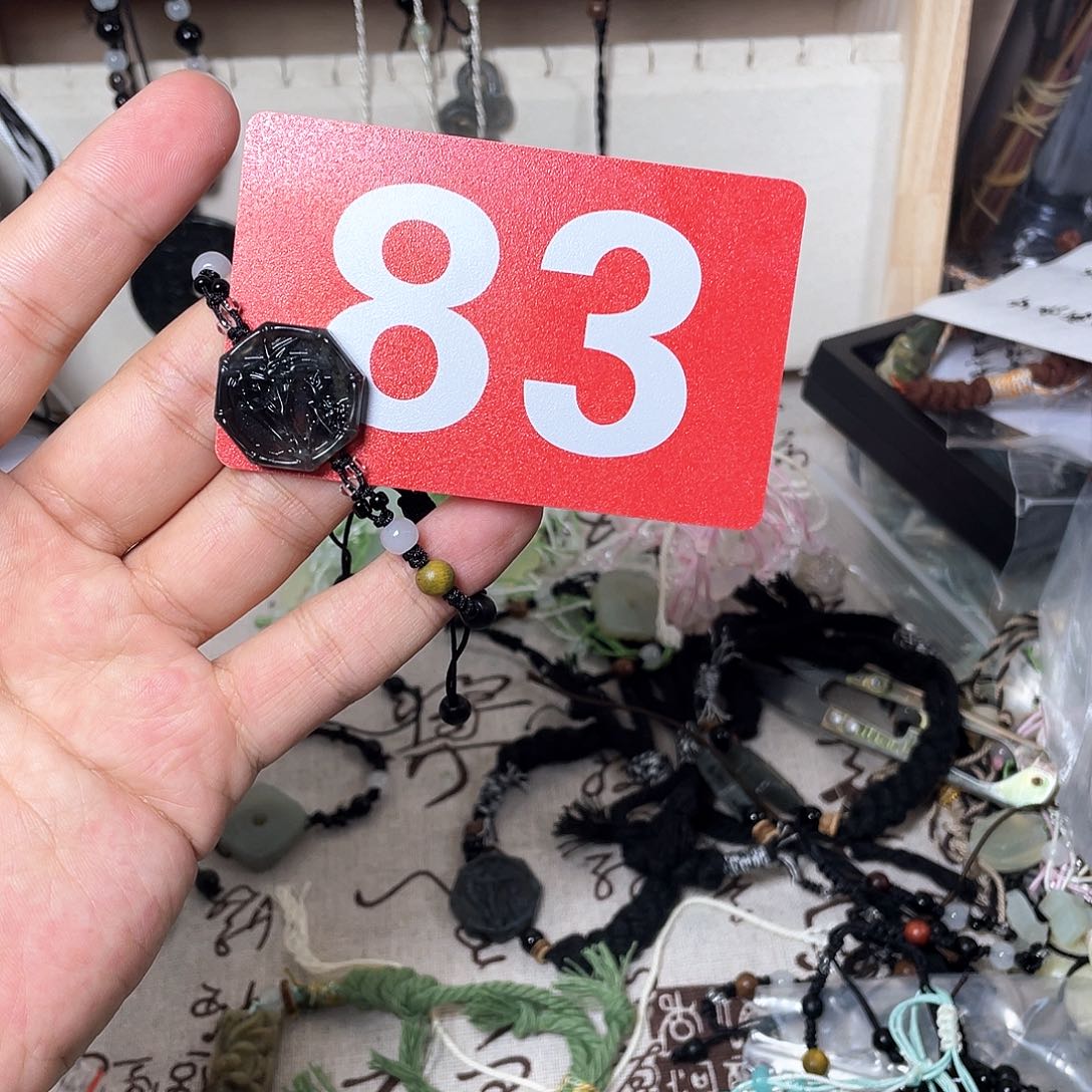 蛇纹石玉颈饰合金