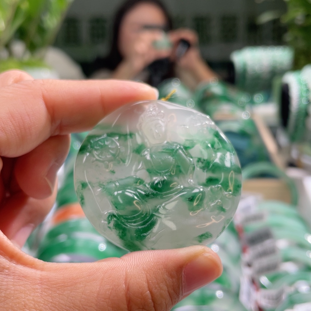 石英质玉颈饰未镶嵌