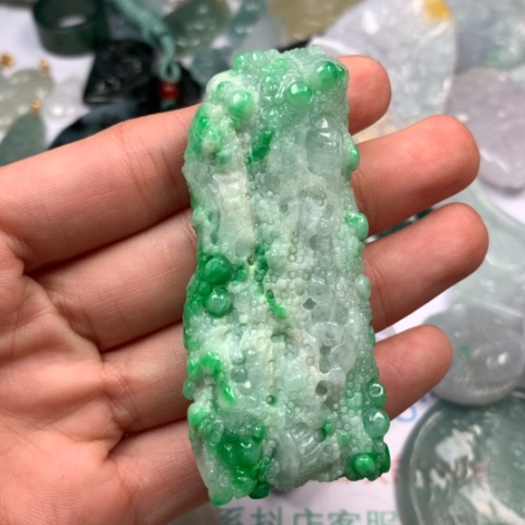 翡翠颈饰未镶嵌翡翠