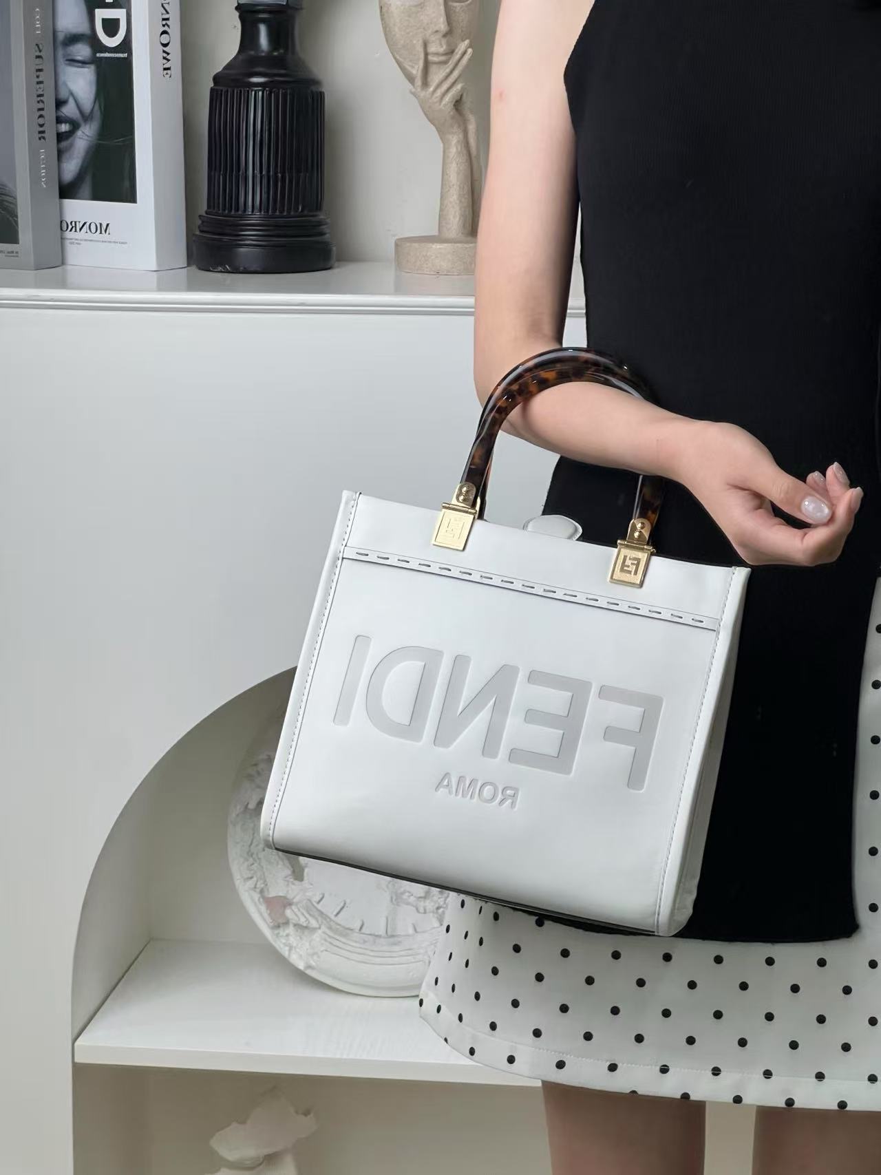 99新 FENDI/芬迪 tote小号白色手提斜挎包/优品