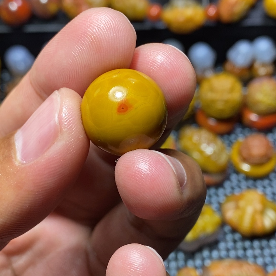 玛瑙/玉髓战国红未镶嵌千***佛