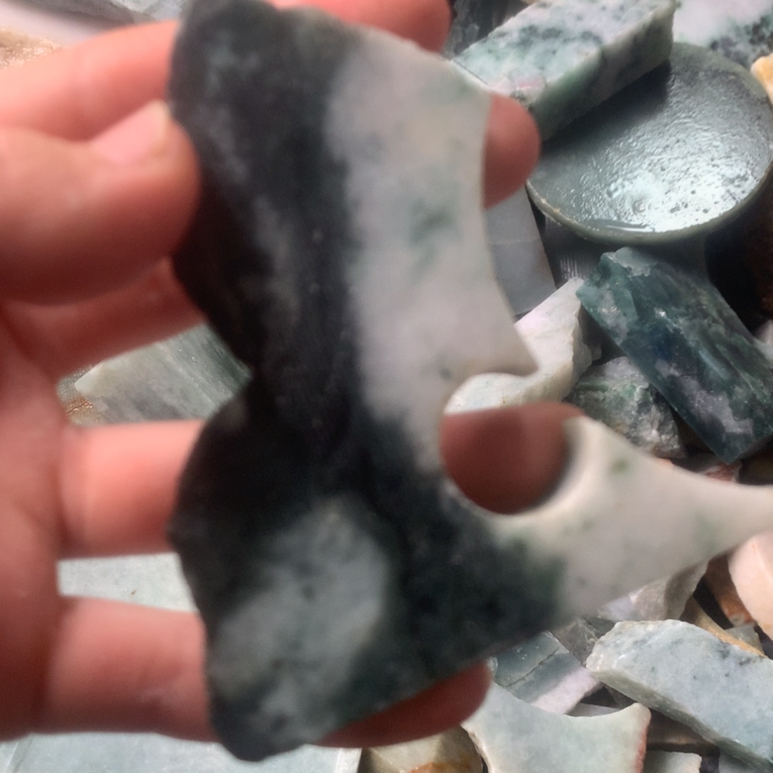 翡翠颈饰未镶嵌缅甸翡翠