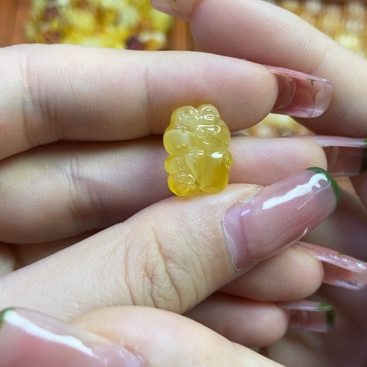 琥珀未镶嵌珠宝奇石兔子