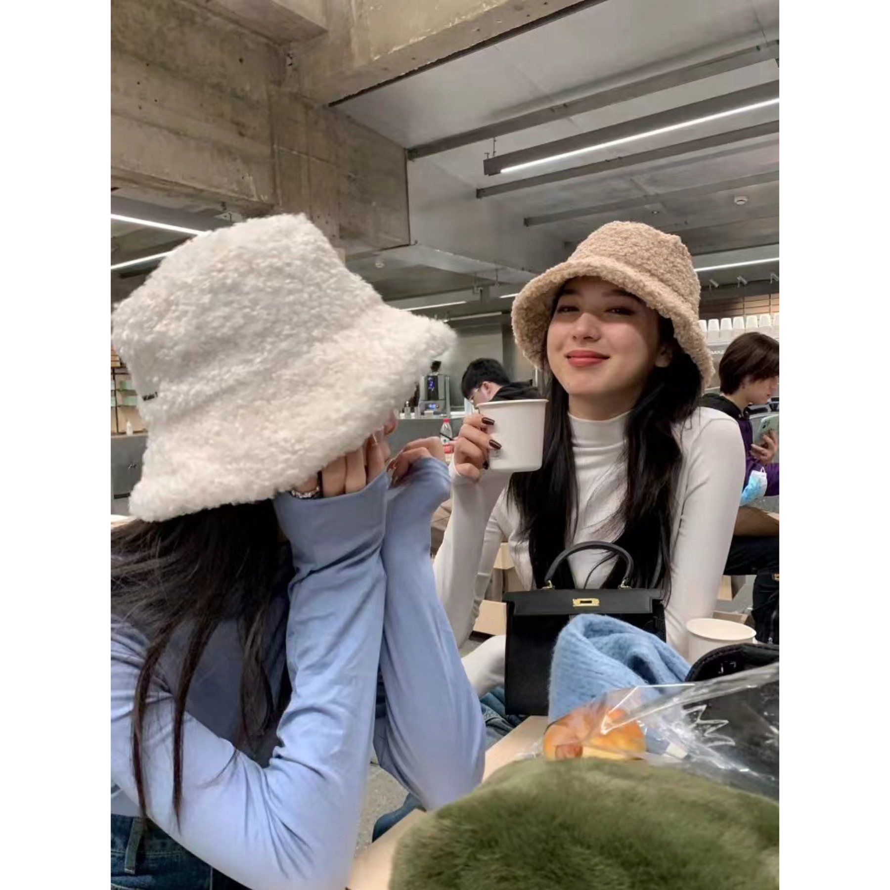 闺蜜哒 68016 恒温半高领打底衫 设计师潮牌