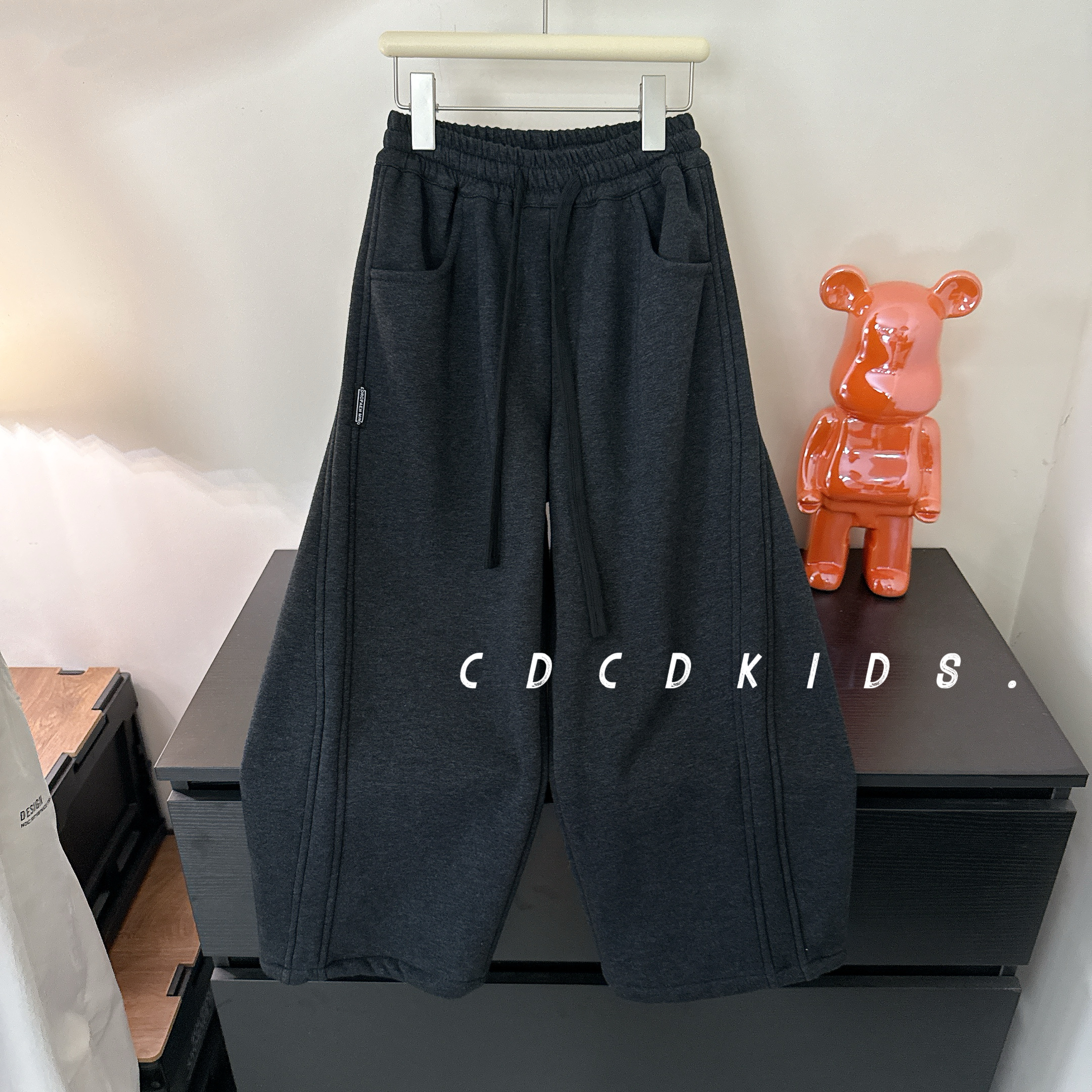 川度1259儿童弯刀裤秋冬装加绒休闲裤男女童百搭宽松两用脚口卫裤