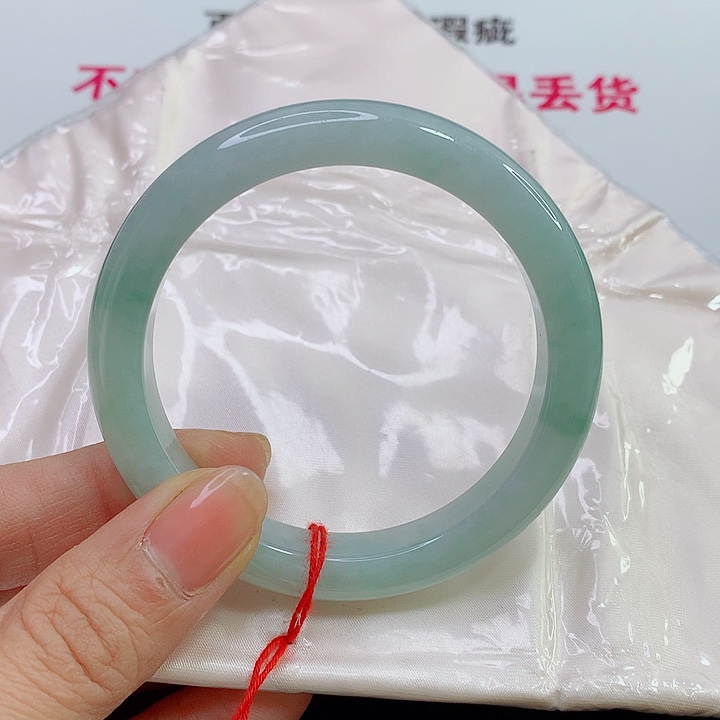 未镶嵌手镯翡翠陈**人