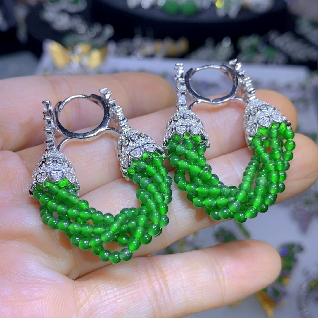 翡翠颈饰银S925镶嵌天然翡翠