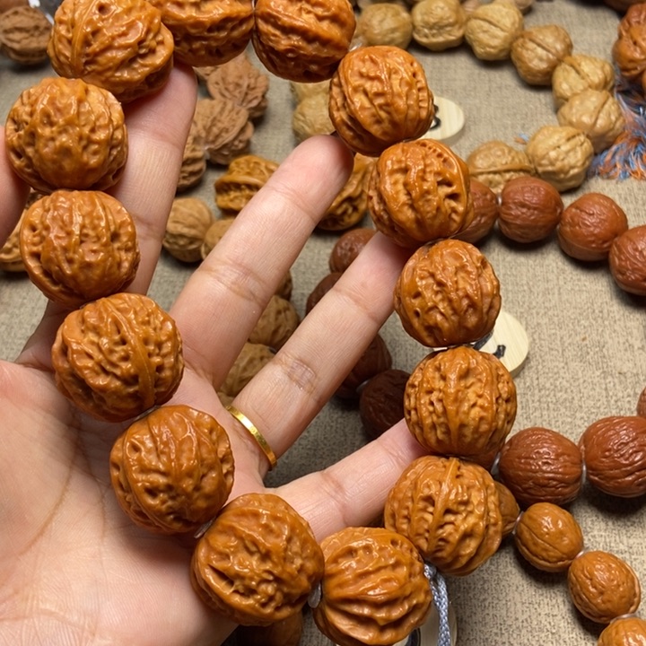 文玩核桃吊坠麻花八棱