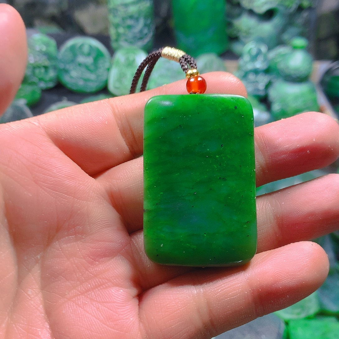 和田玉（碧玉）未镶嵌珠宝奇石