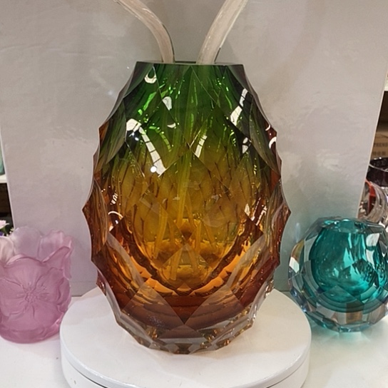 琉璃花瓶高28厘米口径6厘米