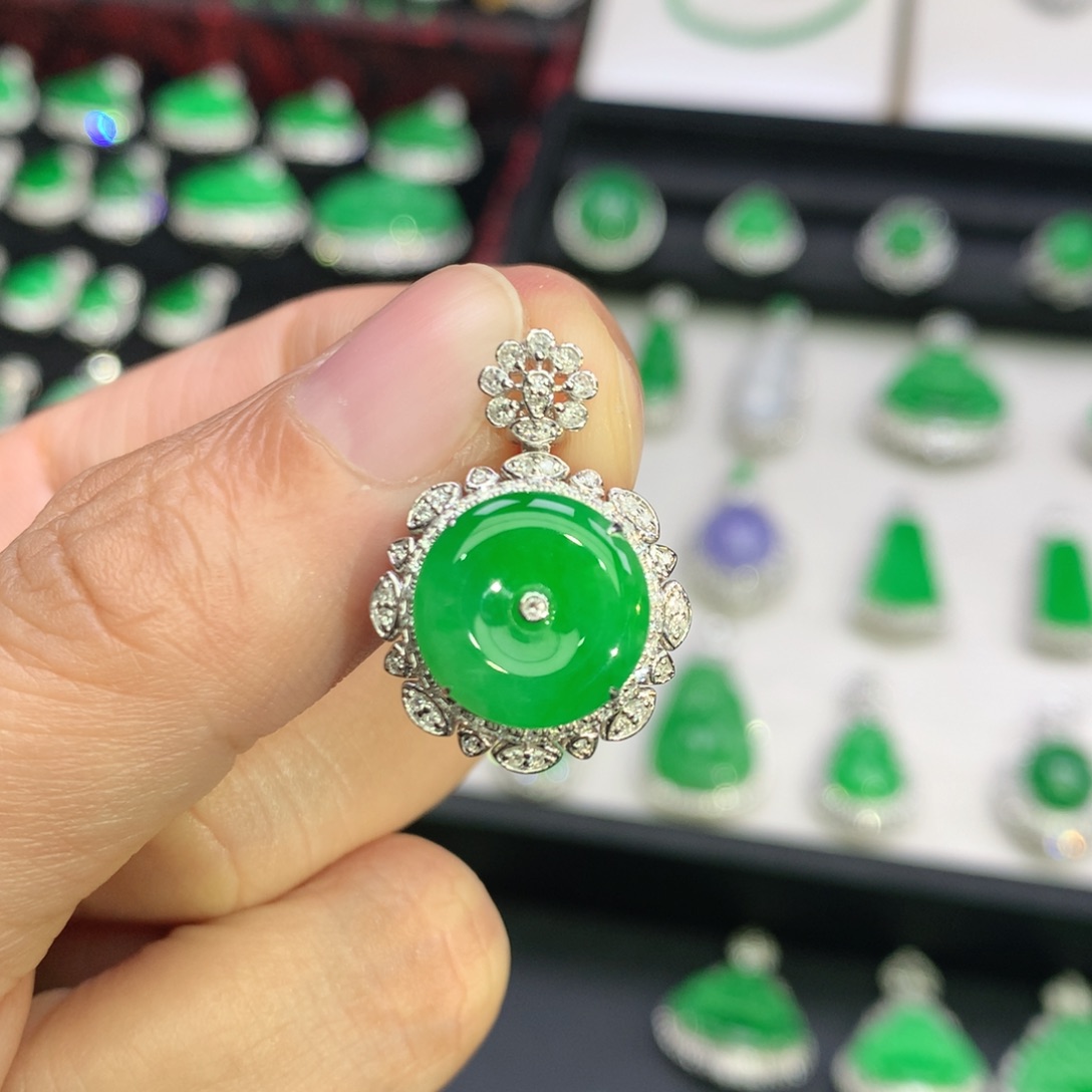 翡翠18K金镶嵌吊坠(不含链)