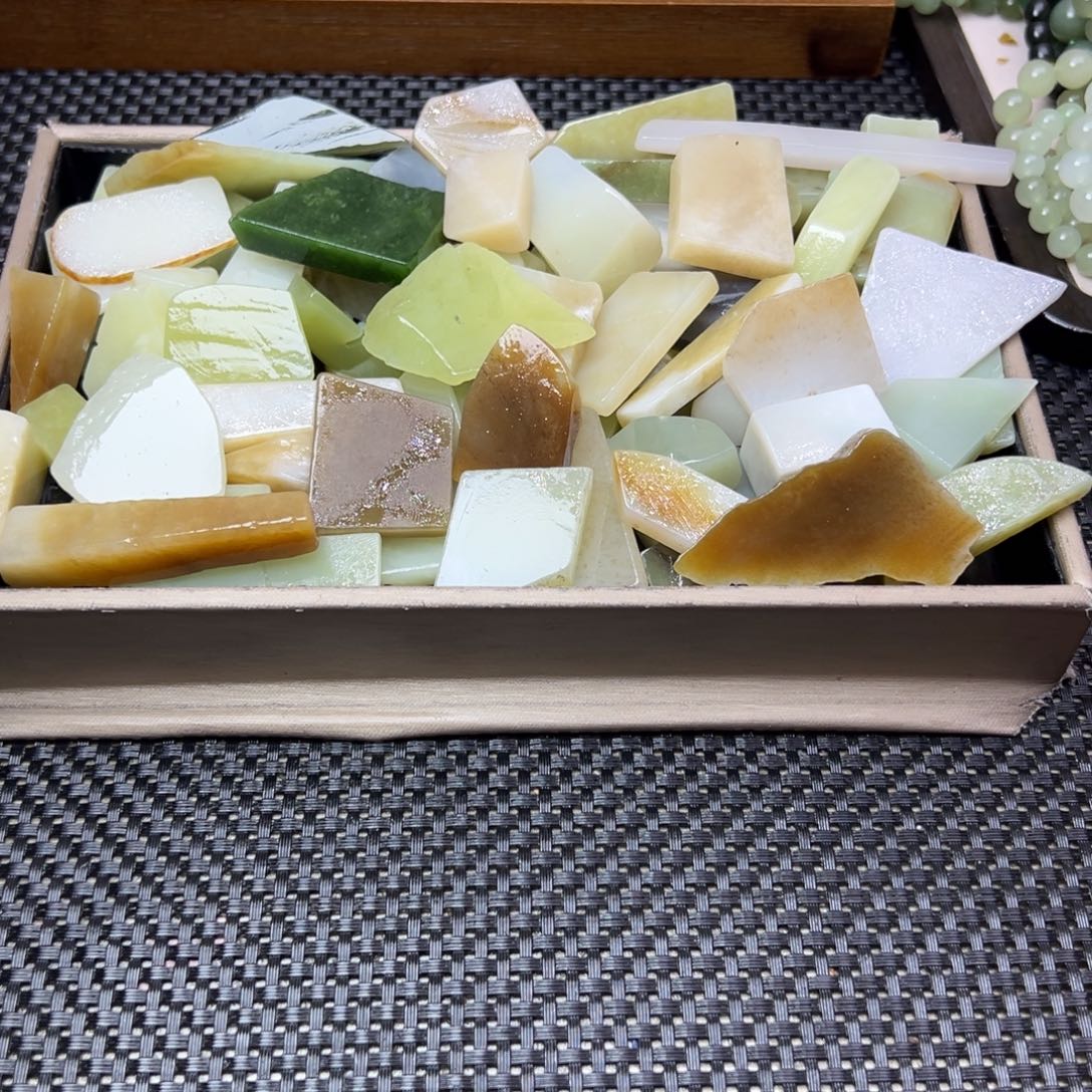 清***竹和田玉（糖玉）未镶嵌珠宝半成品