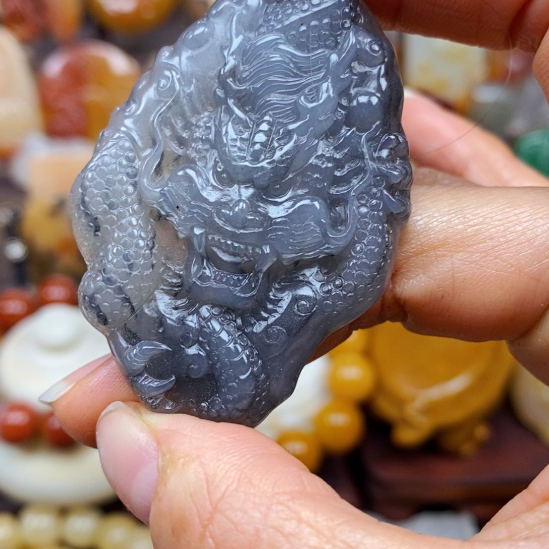 石英质玉（黄龙玉）颈饰未镶嵌