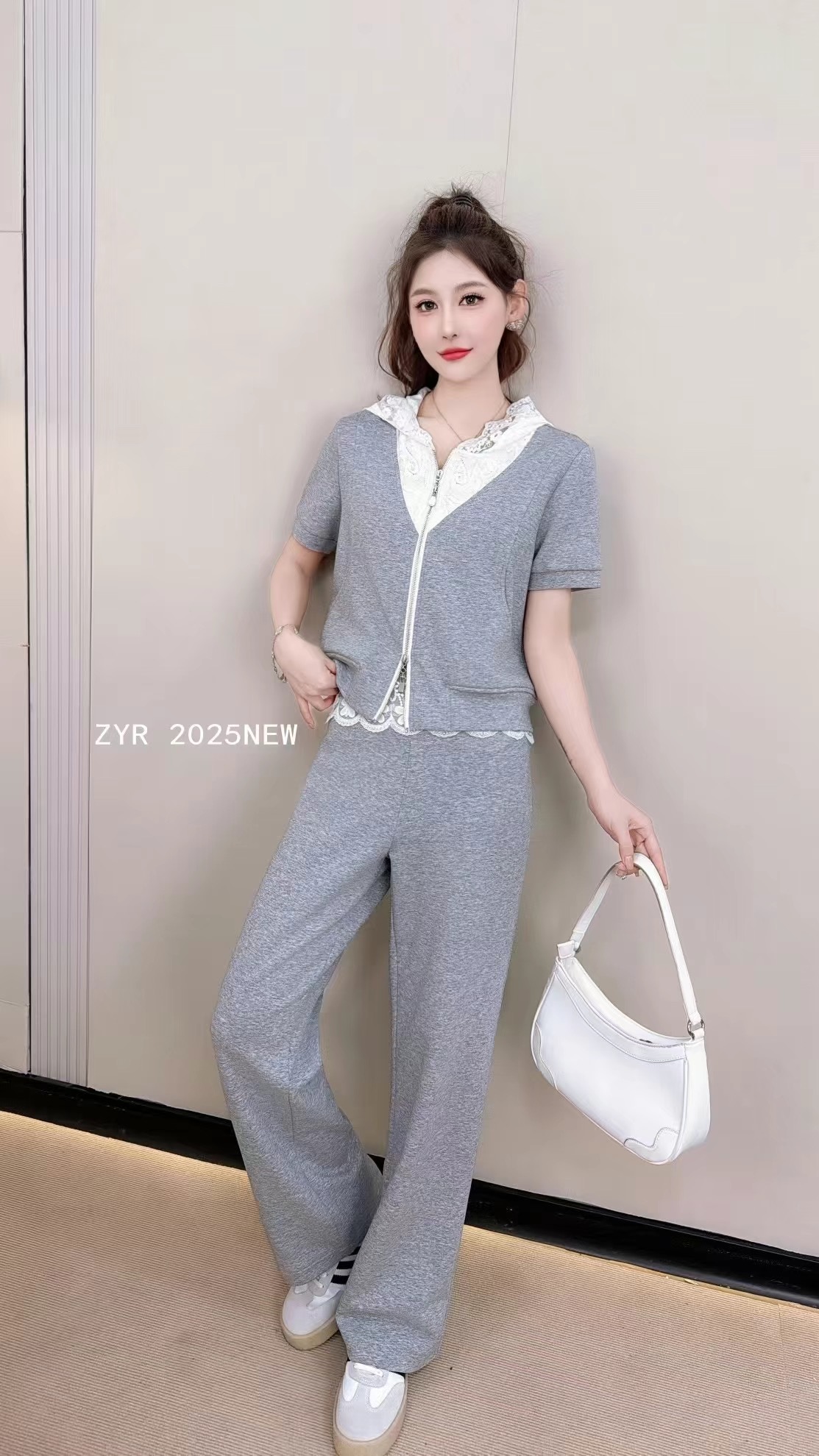 时尚洋气减龄显瘦休闲运动套装女连帽卫衣阔腿裤两件套