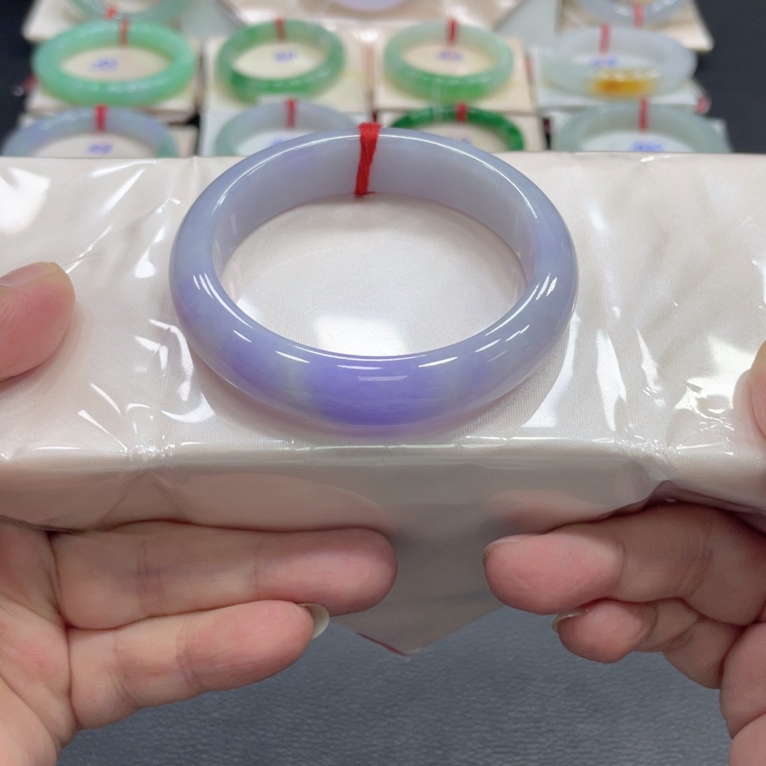 翡翠手镯未镶嵌54圈口