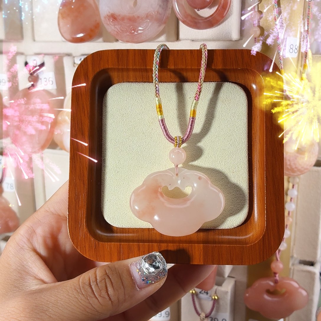 ༺****石英质玉（金丝玉）未镶嵌颈饰