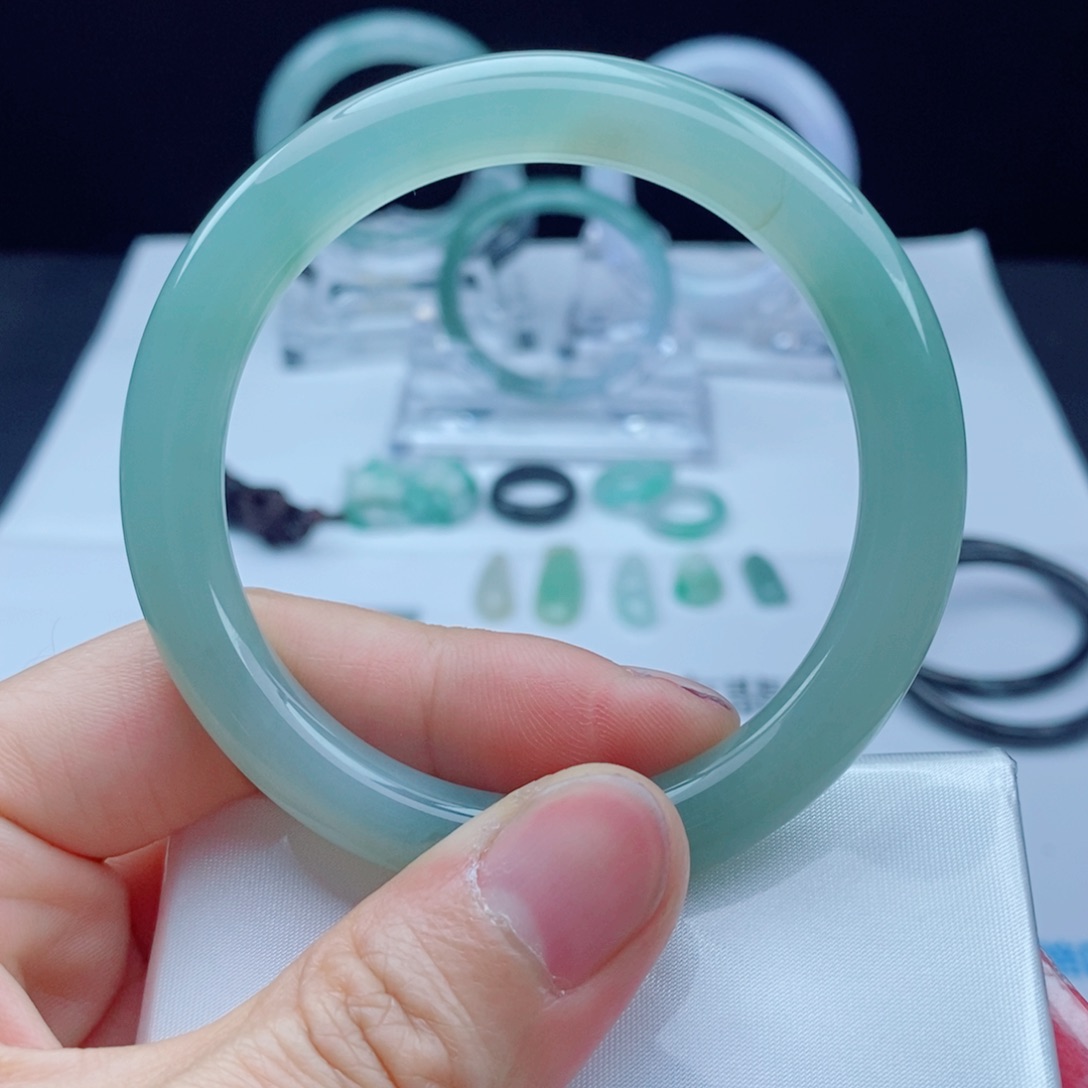 翡翠手镯未镶嵌53-55圆条手镯