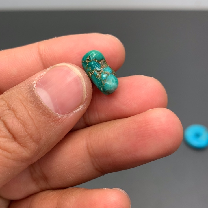 绿松石颈饰未镶嵌