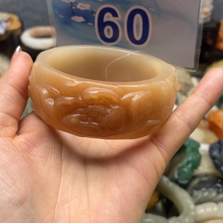 石英岩玉未镶嵌手镯