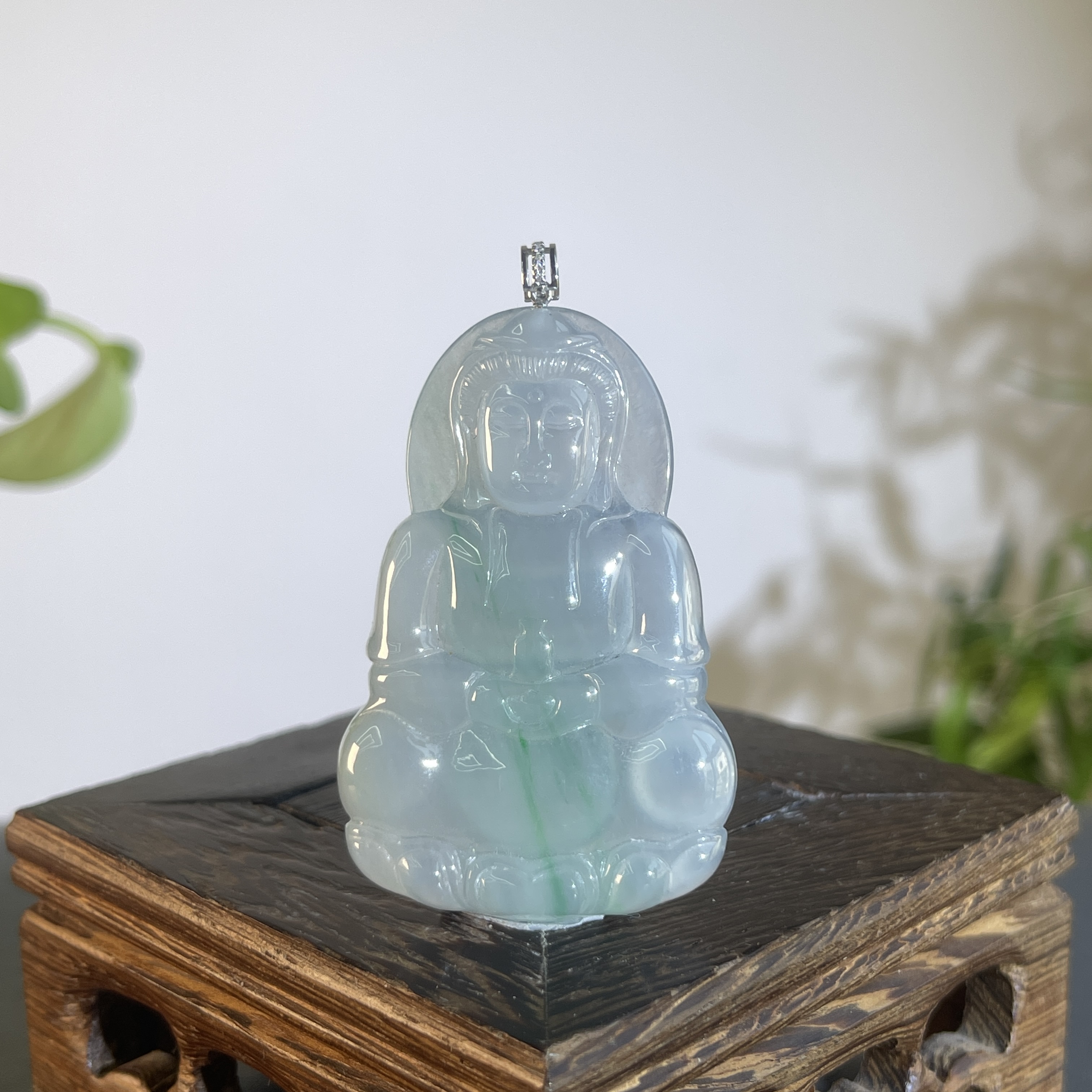 JXA10-164    天然缅甸A货翡翠   18K带钻扣头正装观音