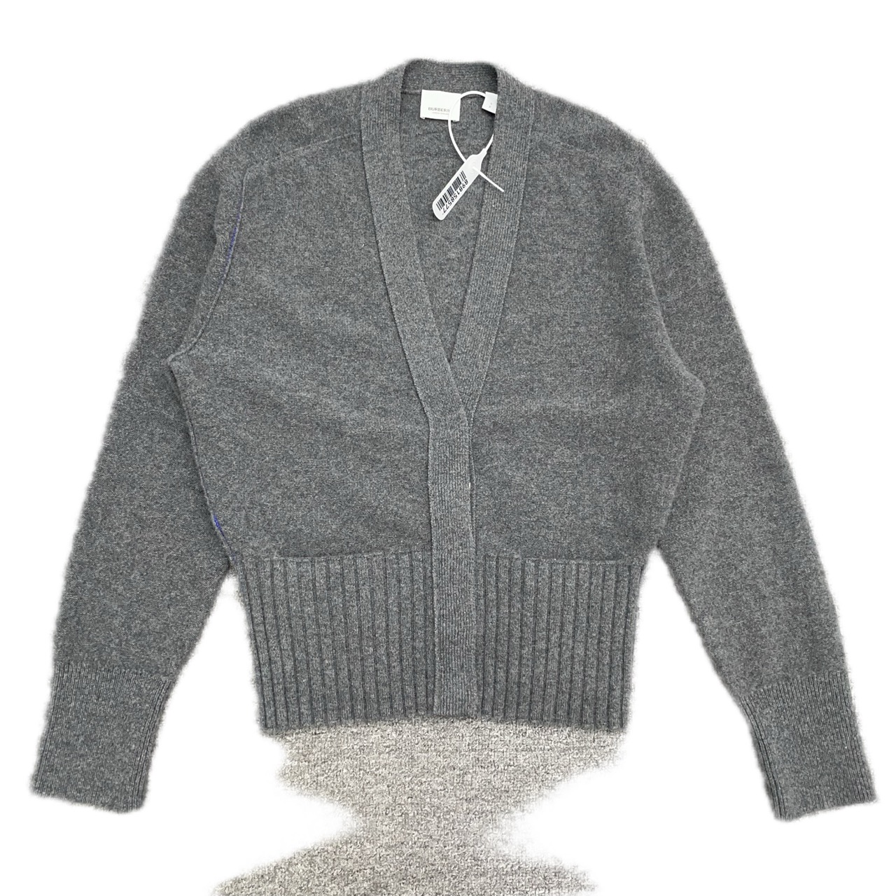 99新 BURBERRY/博柏利 S码 A0941 Burberry博柏利灰色开衫