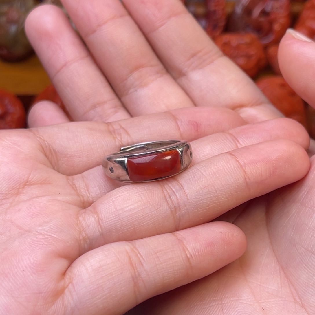 识***人南红玛瑙银S925镶嵌川料瓦西马鞍戒指
