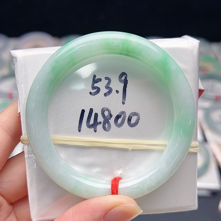 翡翠未镶嵌手镯（圆镯）