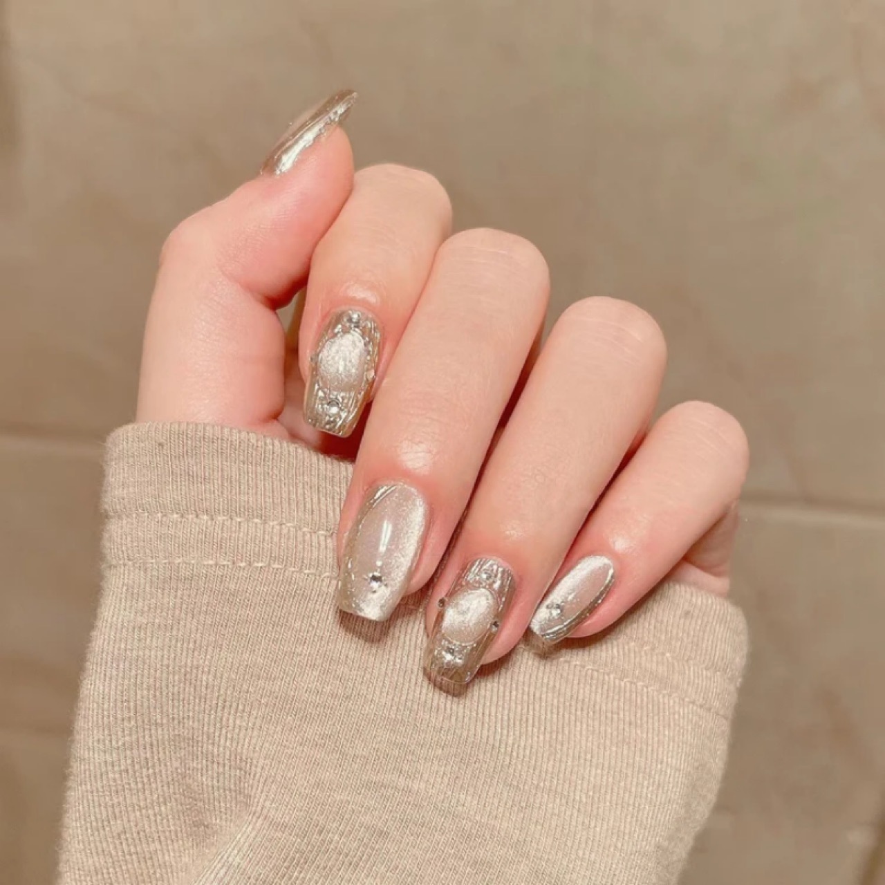 纯手工【银白权杖】布契拉提香槟色法式猫眼高品质手工女士穿戴甲厂