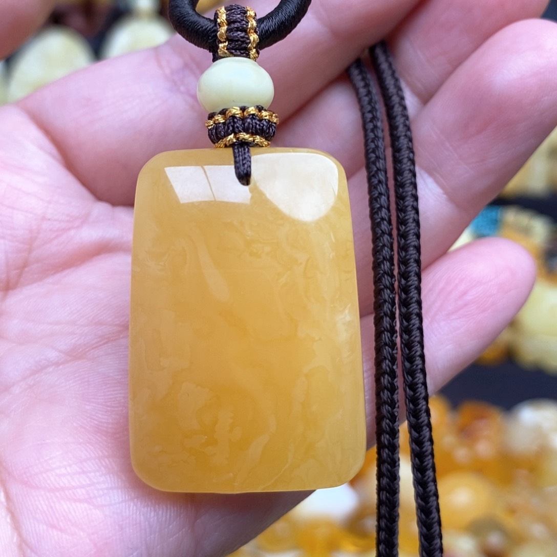 蜜蜡套链未镶嵌天然俄料鸡油黄蜜蜡无事牌吊坠毛衣链