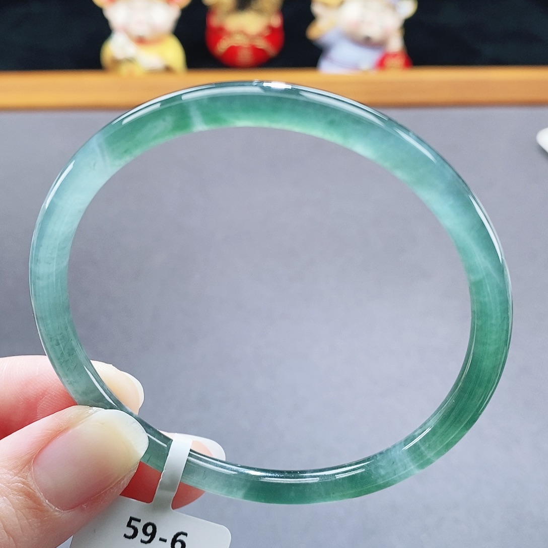 翡翠未镶嵌手镯94