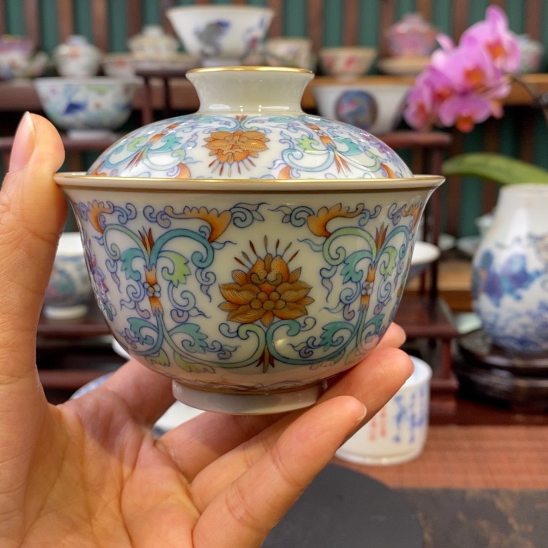 手工陶瓷柴胎斗彩西番莲盖碗