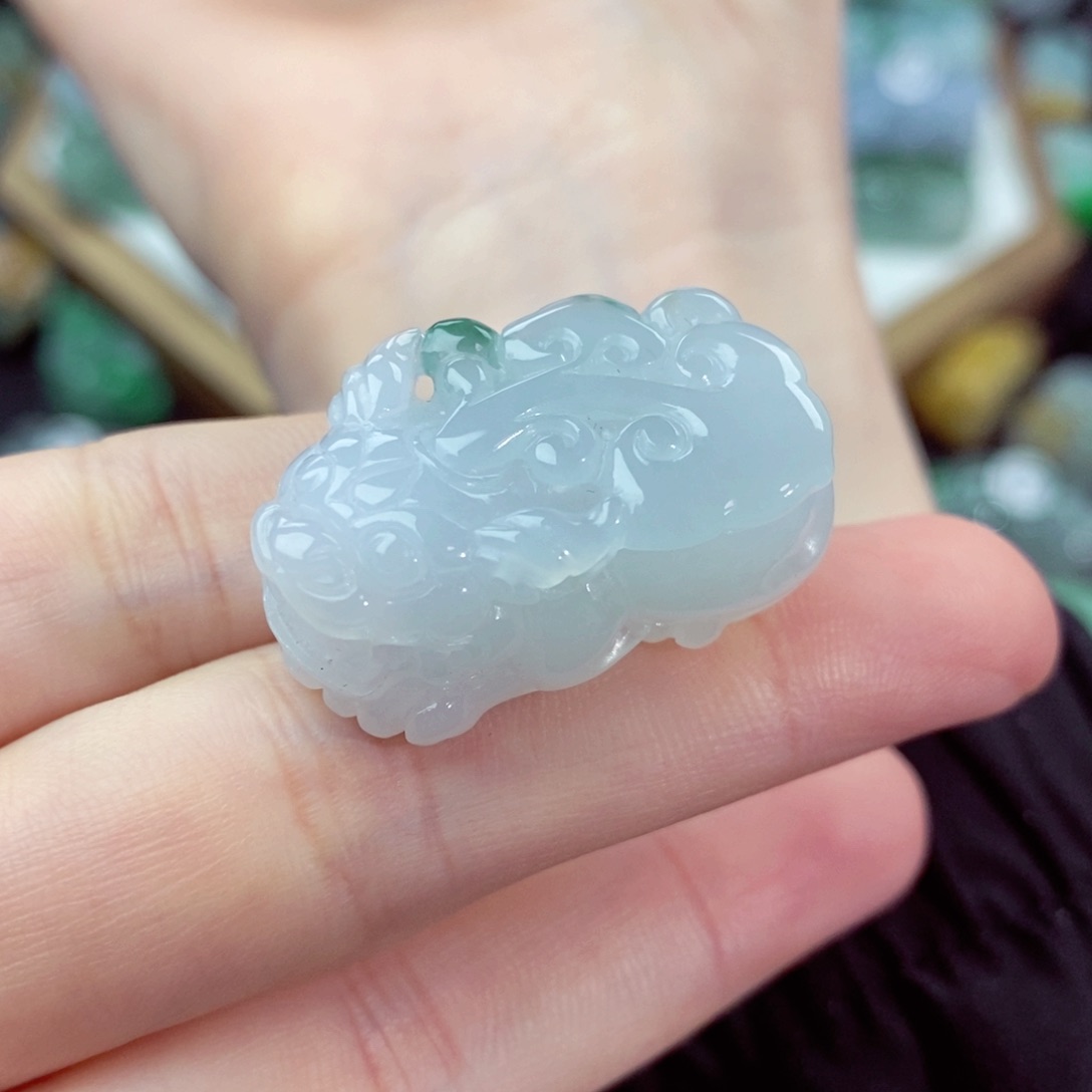 翡翠颈饰未镶嵌天然