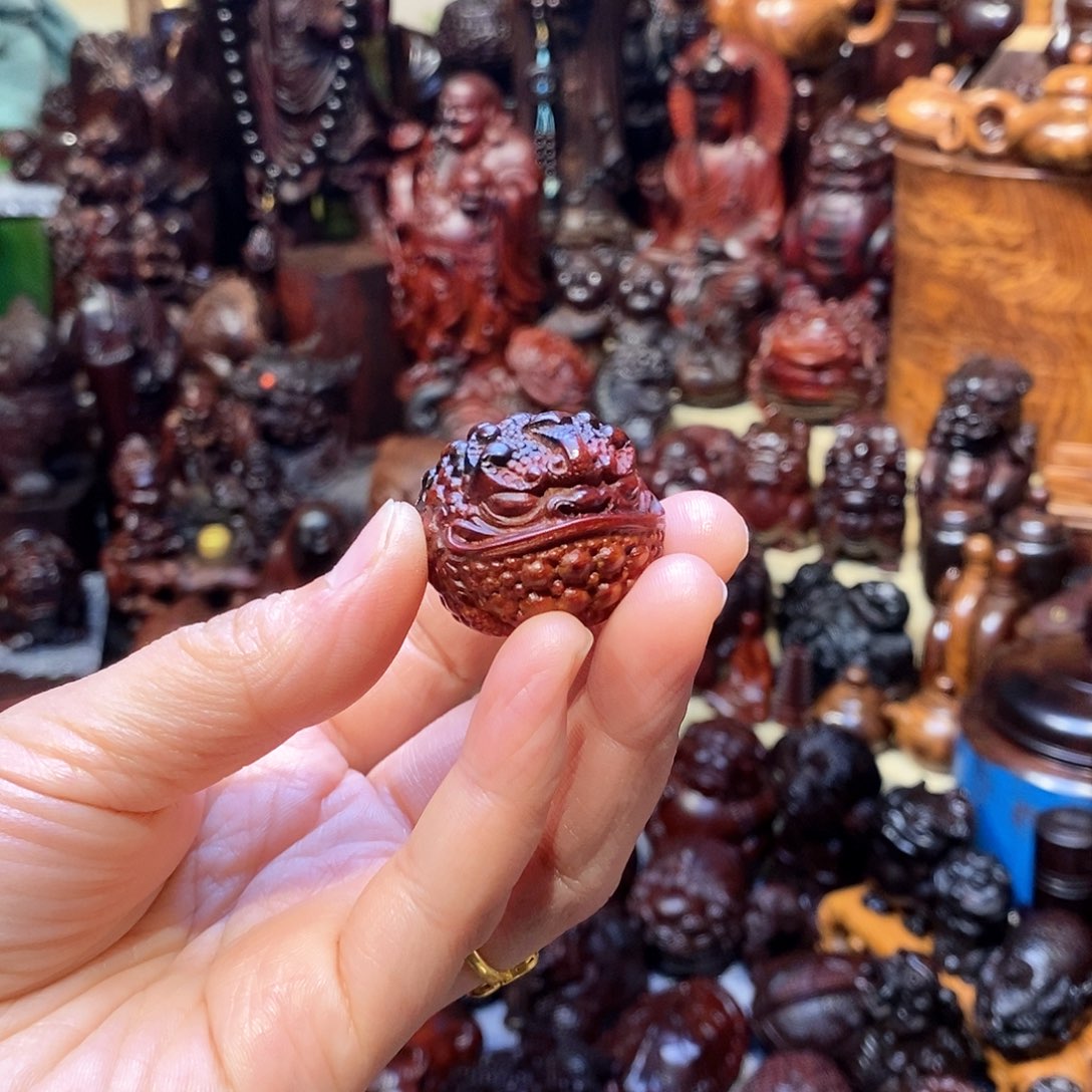 檀香紫檀（小叶紫檀）金蟾