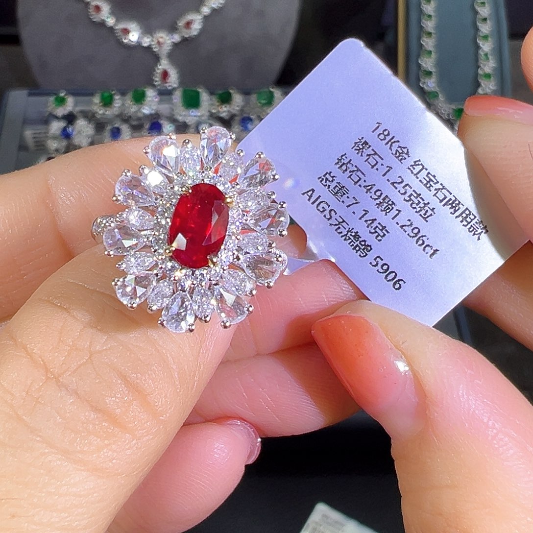 红宝石戒指18K金镶嵌