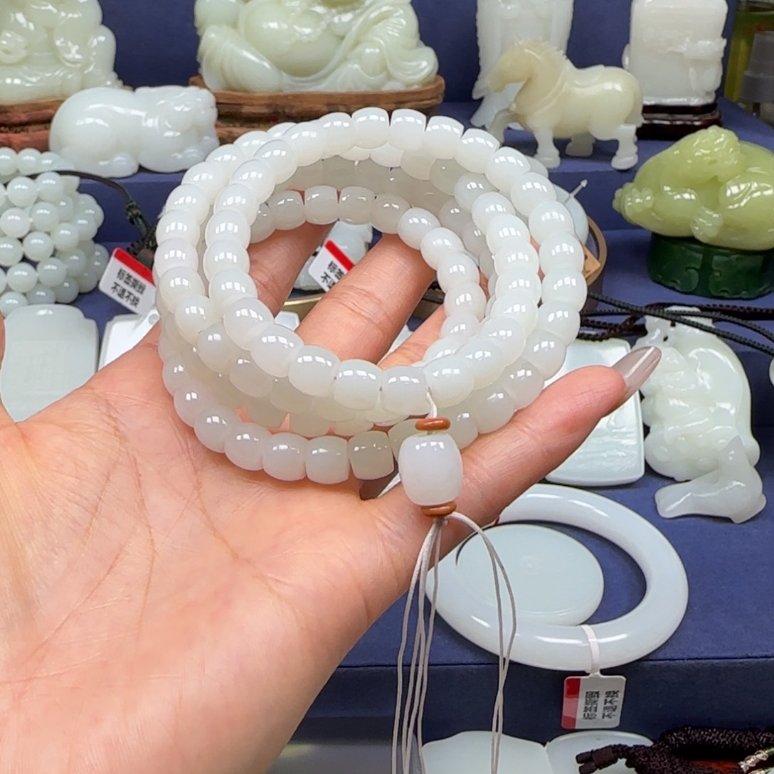 天***峰和田玉未镶嵌挂件