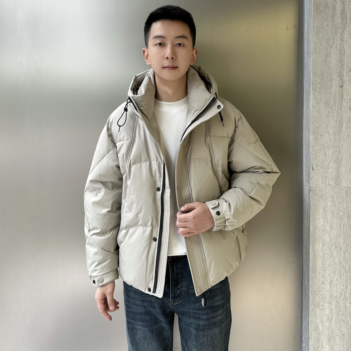 冬季时尚休闲连帽国标鸭绒羽绒服立体剪裁防风保暖短款