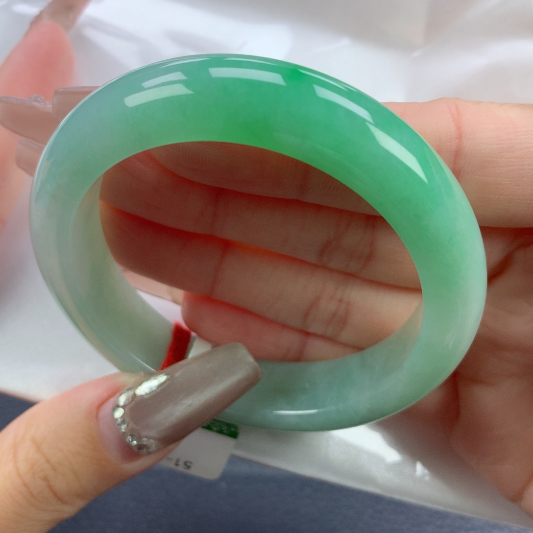 翡翠手镯未镶嵌51.6正圈