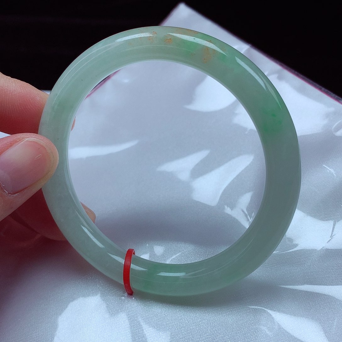 翡翠手镯（圆镯）未镶嵌57圈