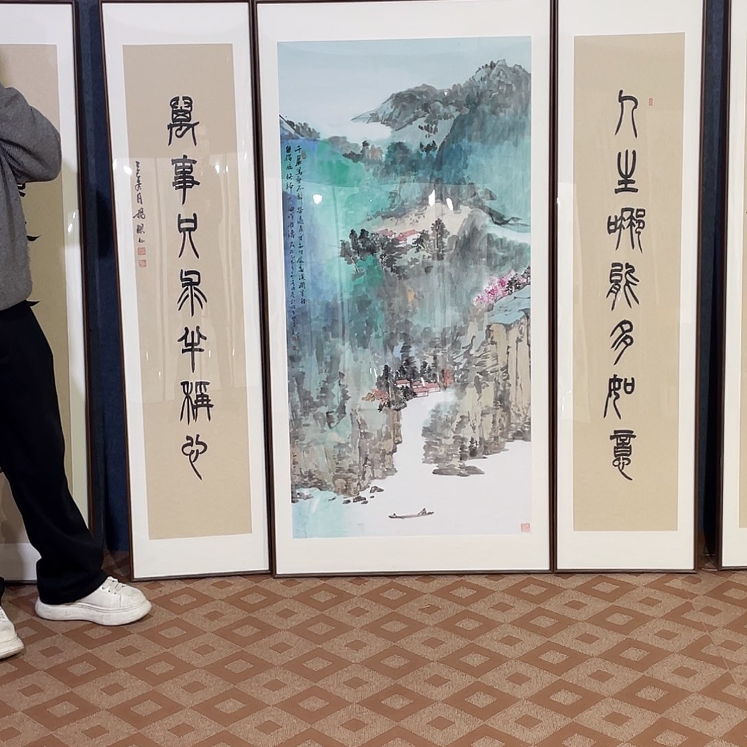 “***”国画手绘画作品带框