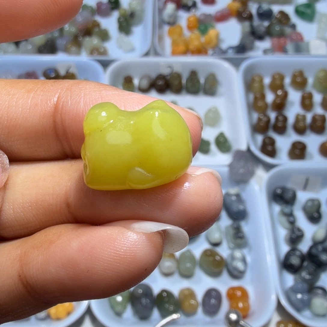 和田玉未镶嵌珠宝奇石