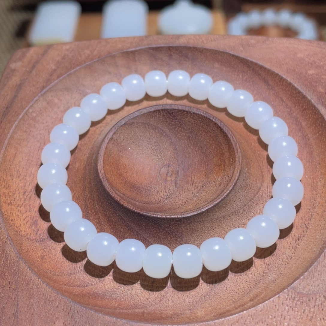 未镶嵌手链和田玉卡7