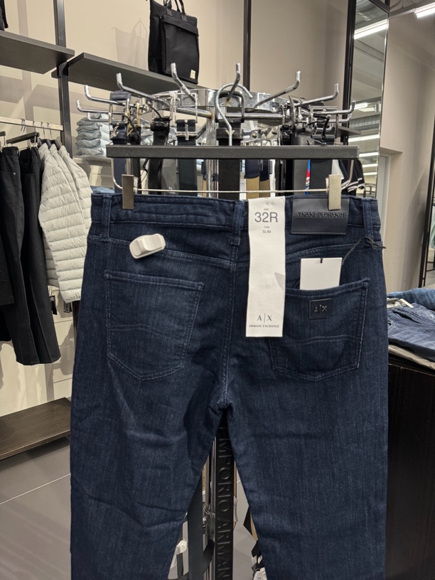 全新未使用 AX ARMANI EXCHANGE/阿玛尼 J13修身牛仔裤 不退换