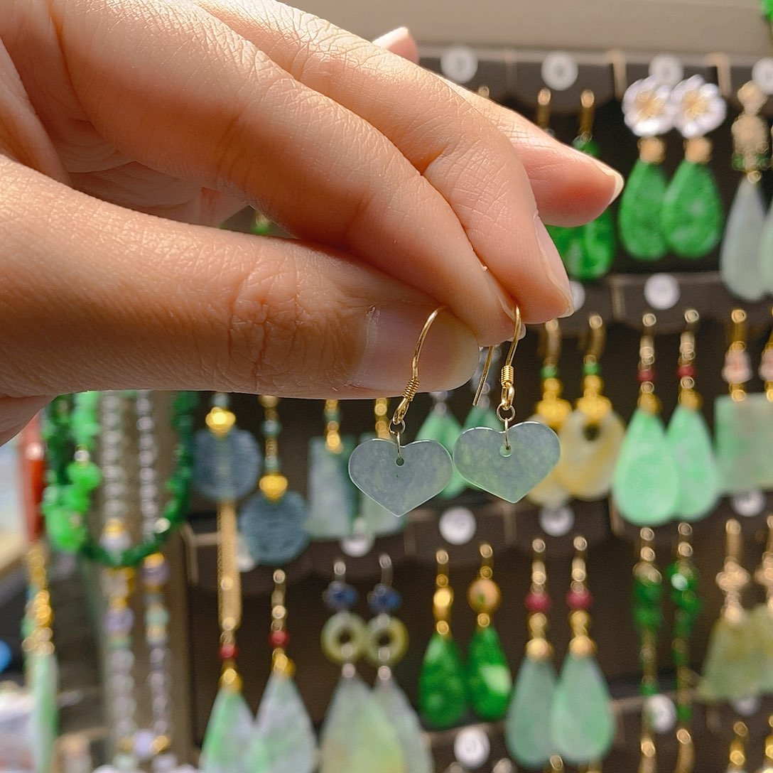 未镶嵌翡翠耳饰翡翠